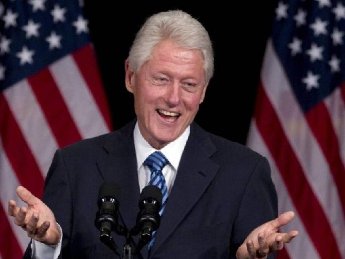 Escandalosas fotos de Bill Clinton recibiendo masajes de víctima de Epstein