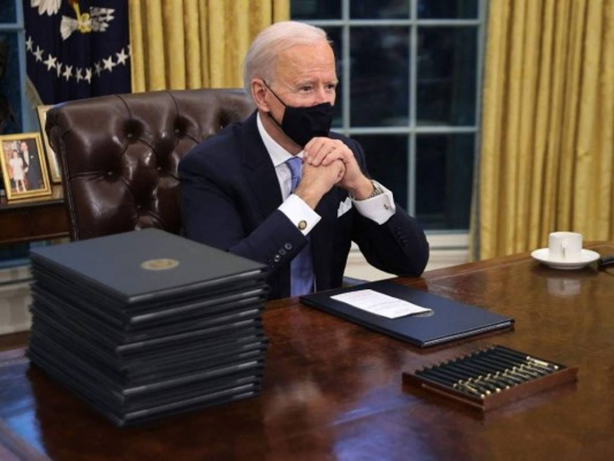 Biden promete vacunar a la población contra el covid-19 antes de agosto