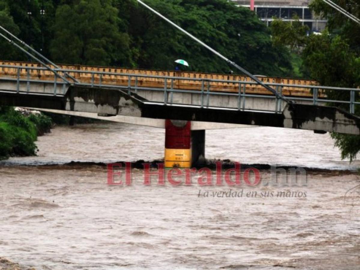Este es el nivel del Río Choluteca en la capital -a las 3:30 PM-. Foto Estalin Irías| EL HERALDO