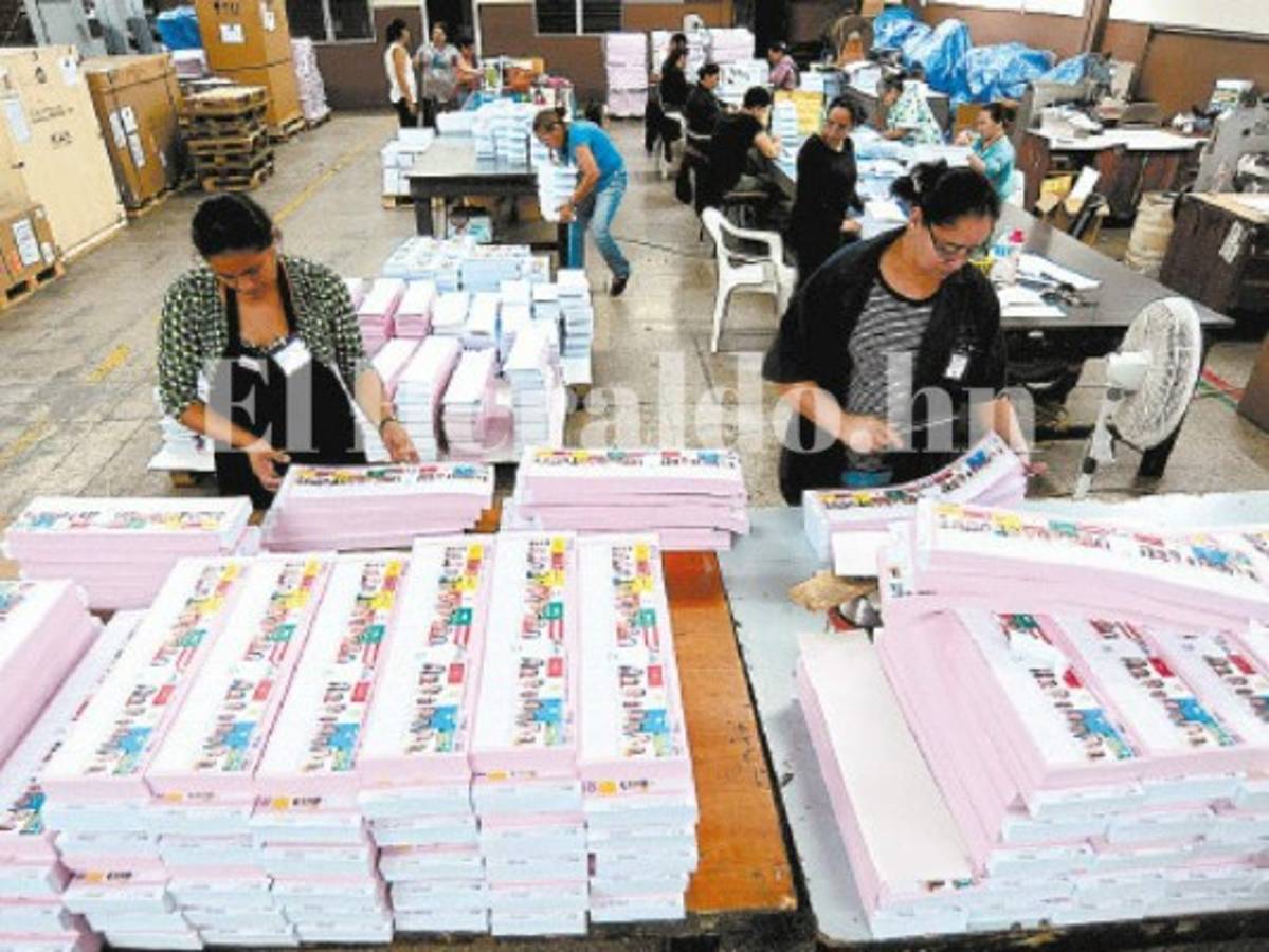 El Tribunal Supremo Electoral entregará 362 mil credenciales a los partidos políticos