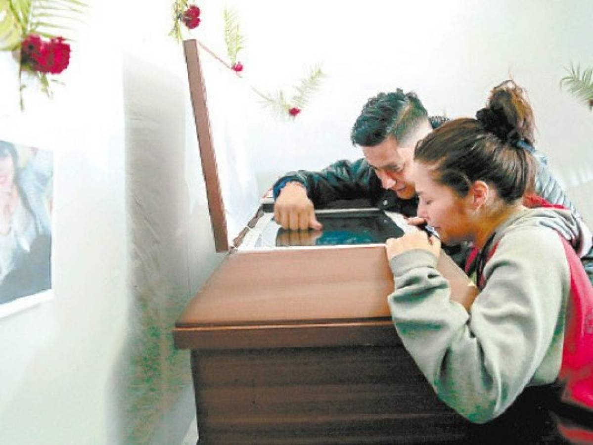 En Nueva Armenia sepultan a Kimberly Dayana Fonseca