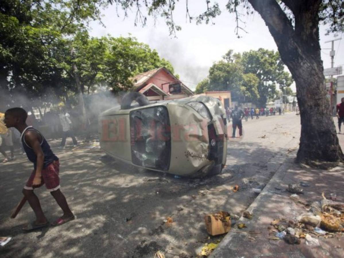 Gobierno de Haití suspende aumento de combustibles ante protestas