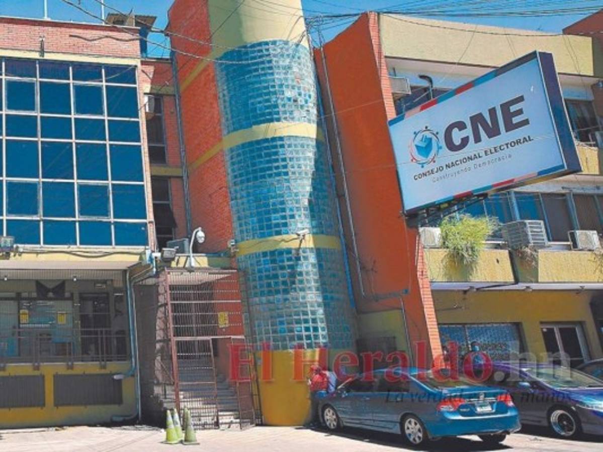 Solicitan inhabilitar a políticos salpicados en la lista Engel