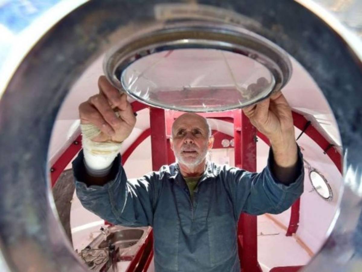 Preocupa situación de francés de 75 años que cruzaba el Atlántico a remo  