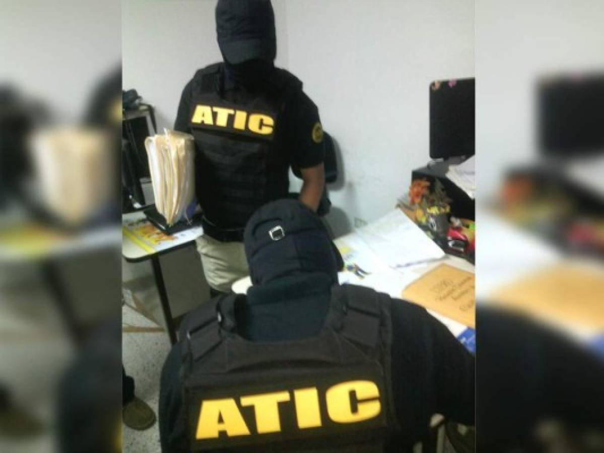 Agentes de la ATIC secuestraron expedientes de las instalaciones de la DIECP.