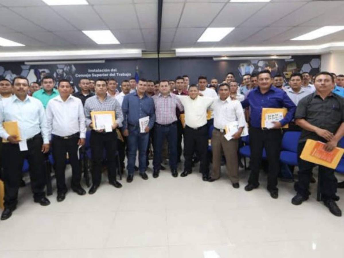 50 salvadoreños viajarán a Estados Unidos con visas de trabajo