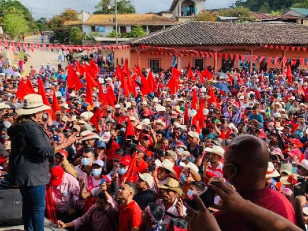 'Es pa fuera que van': Xiomara Castro realiza proselitismo en comunidades indígenas