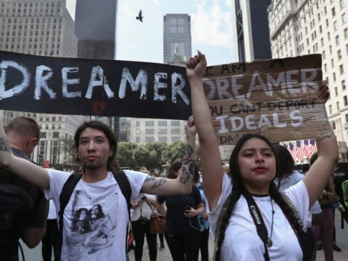 Casa Blanca evaluaría plan para dar ciudadanía a 'dreamers”