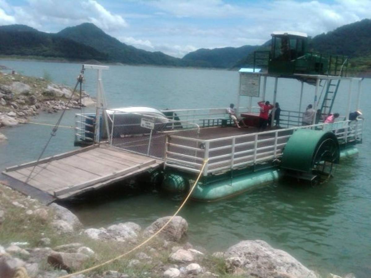 Pretenden reactivar el ferry en represa Francisco Morazán