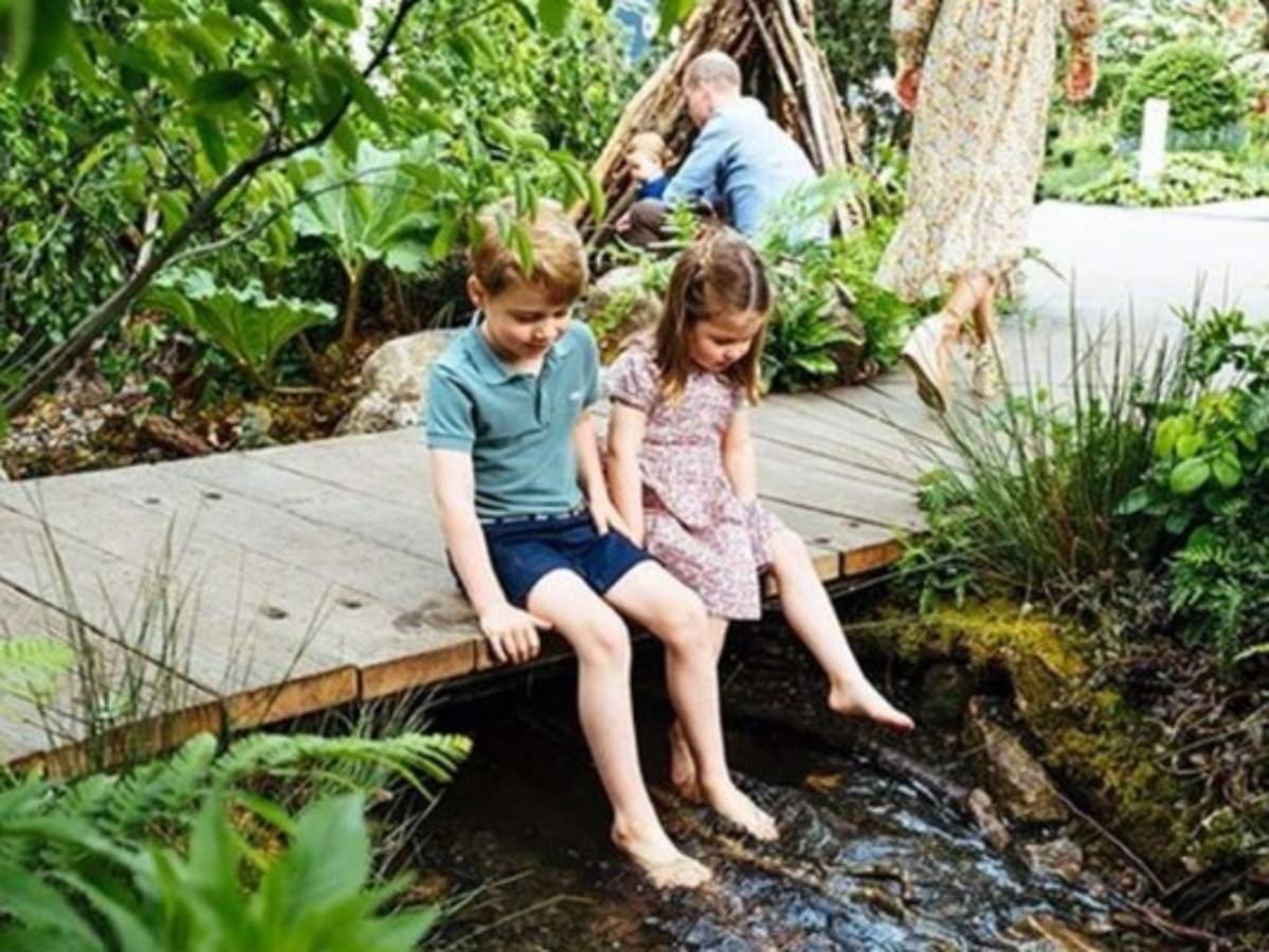 El príncipe George y la príncesa Charlotte. Foto: @kensingtonroyal.