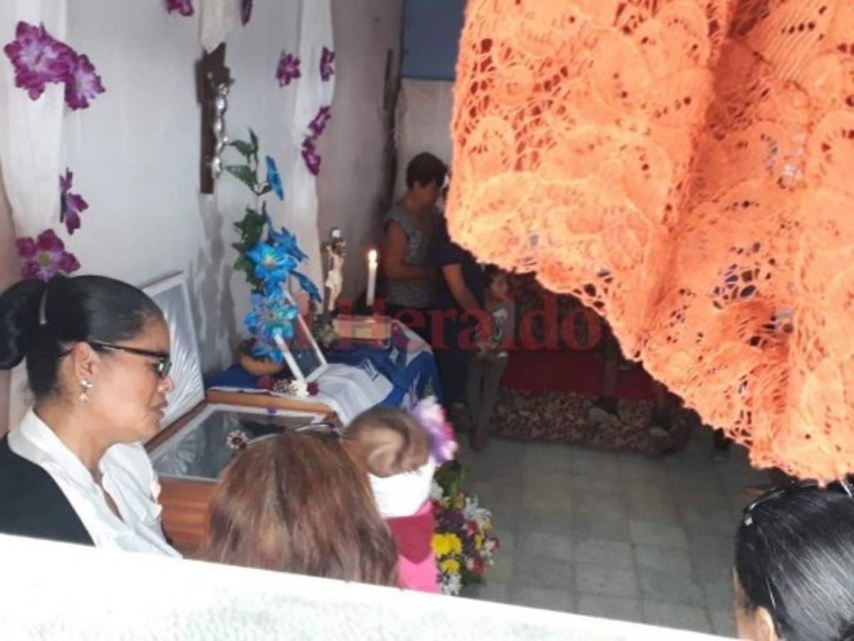 Familiares y amigos no podían creer lo sucedido. Foto Alex Pérez| EL HERALDO