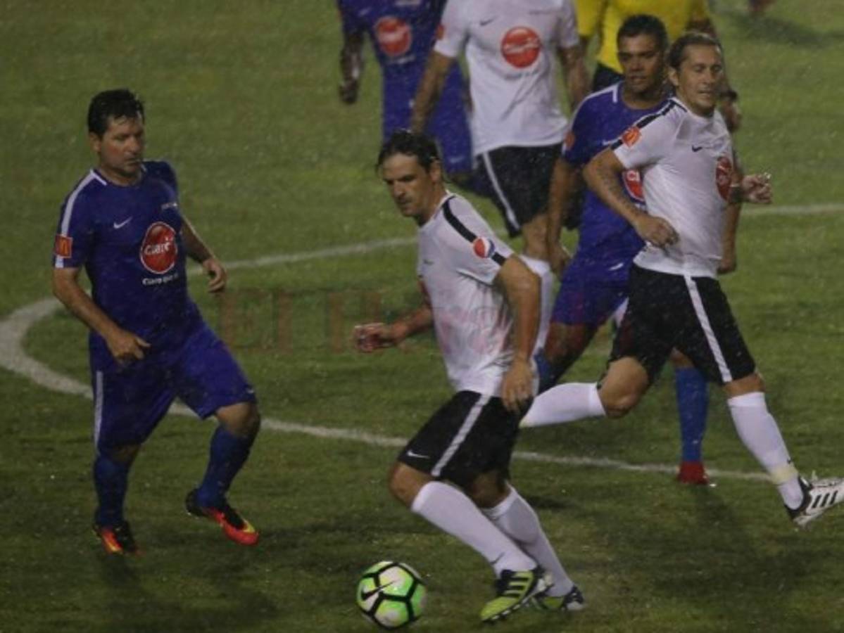 Leyendas del Mundo vencieron 5-2 a Leyendas de Honduras en el Partido por la Paz