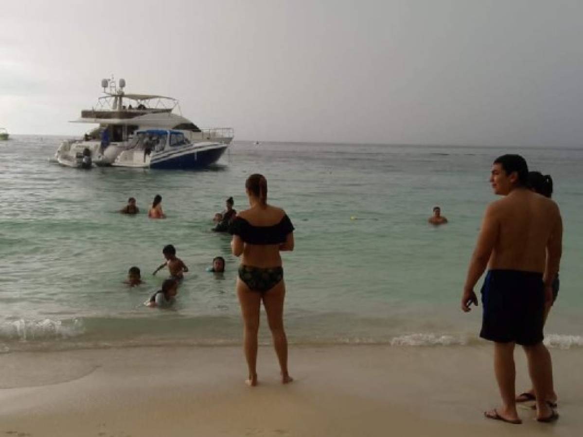 Más de 15 mil turistas se desplazaron hacia Roatán en esta Semana Morazánica