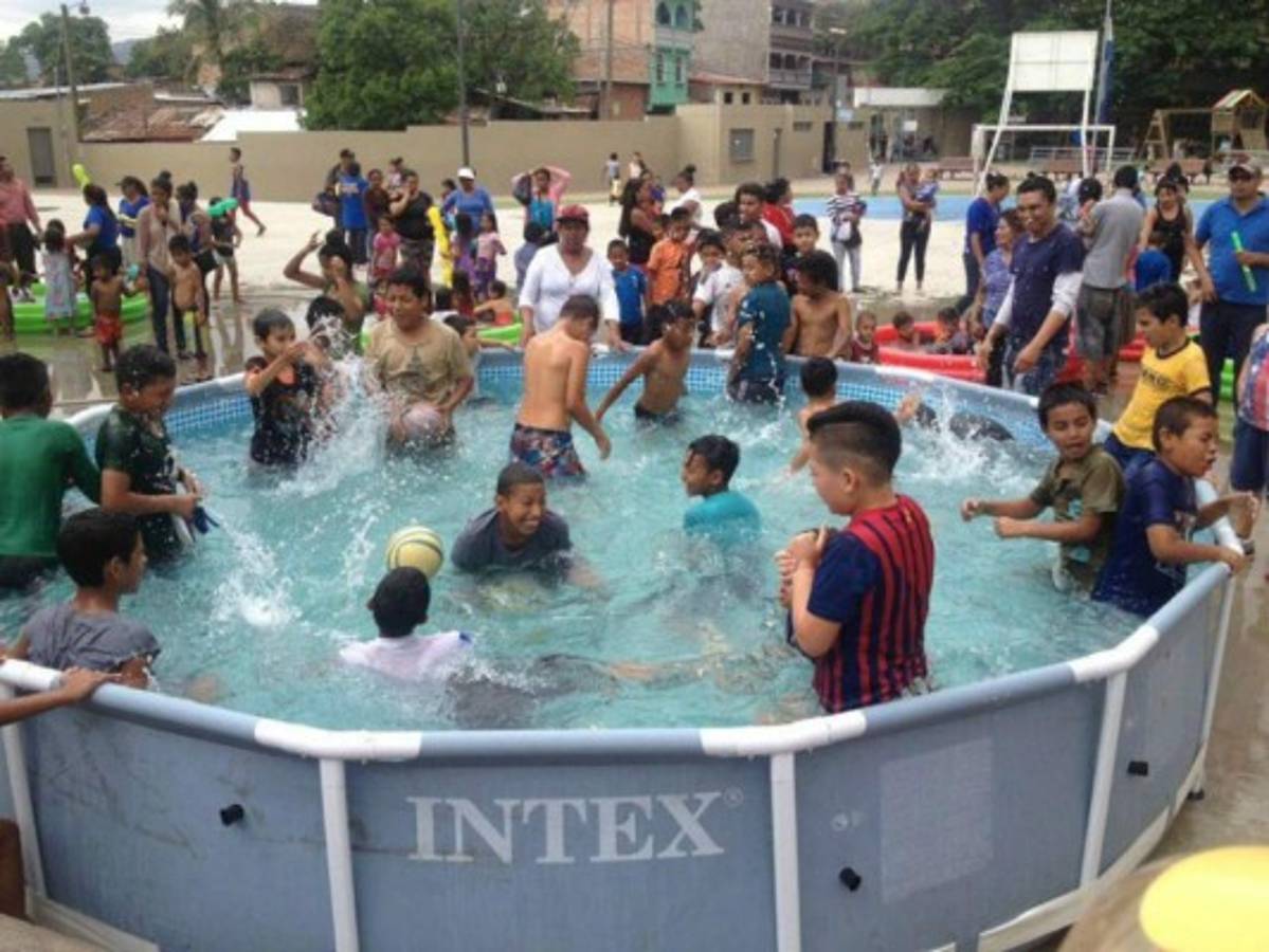 Piscinas, toboganes y el arte del graffiti presentes en colonias capitalinas