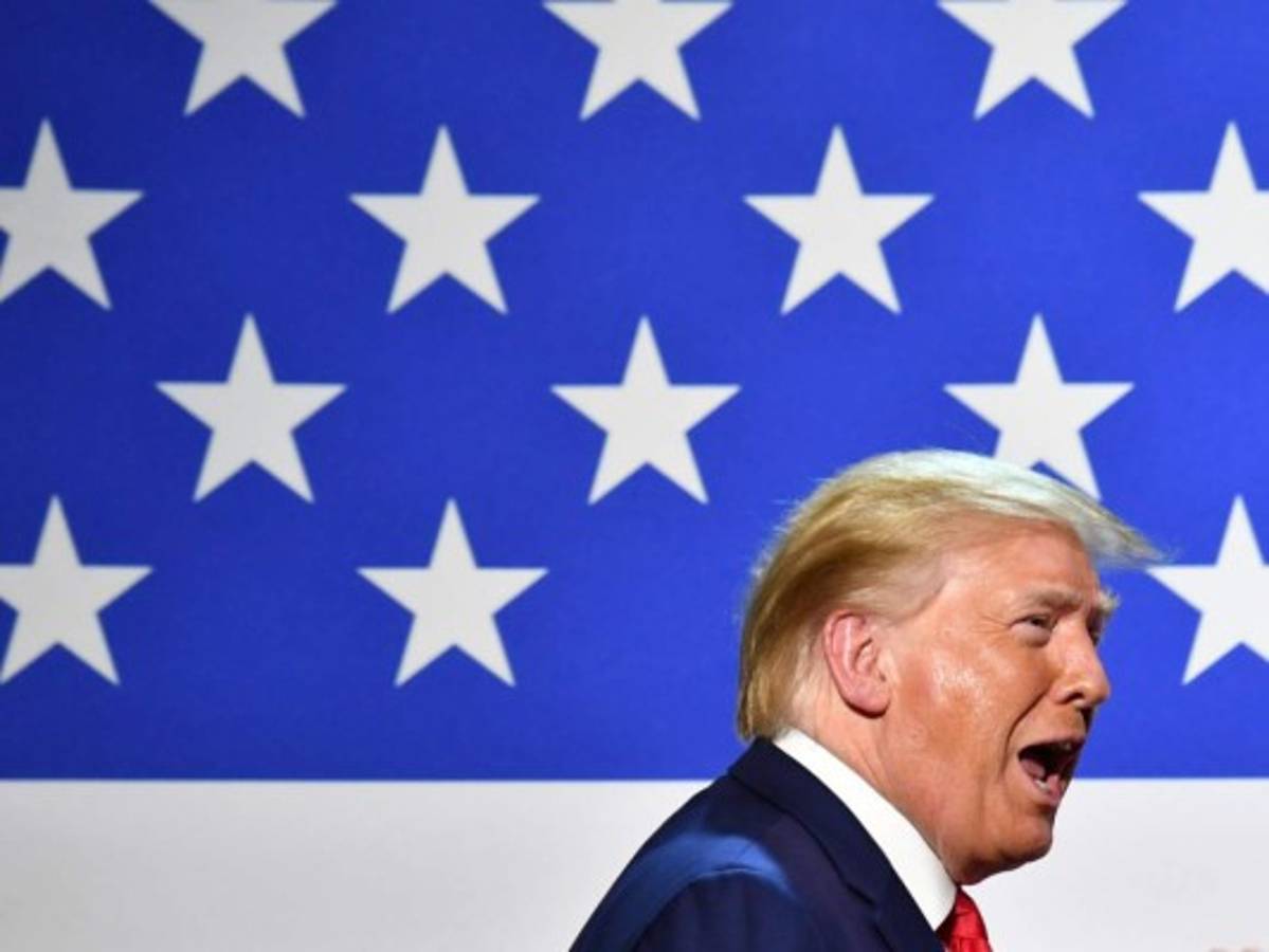 Trump desata polémica al agradecer a uno de los enemigos del papa Francisco