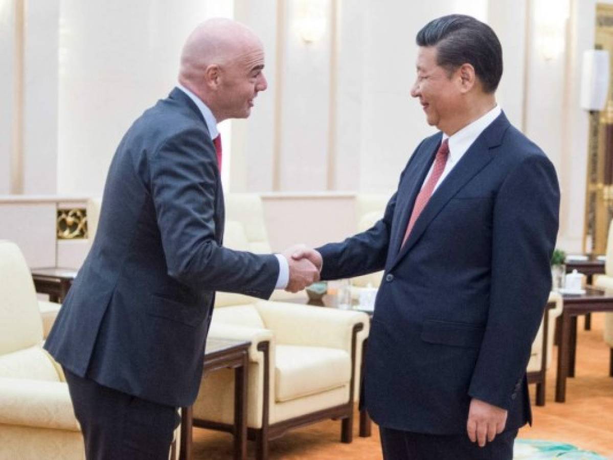 Líder de la FIFA Gianni Infantino se reúne con presidente chino... ¿con miras a un Mundial?