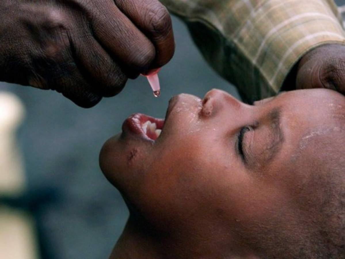 Reportan más casos de polio vinculados a la vacuna   
