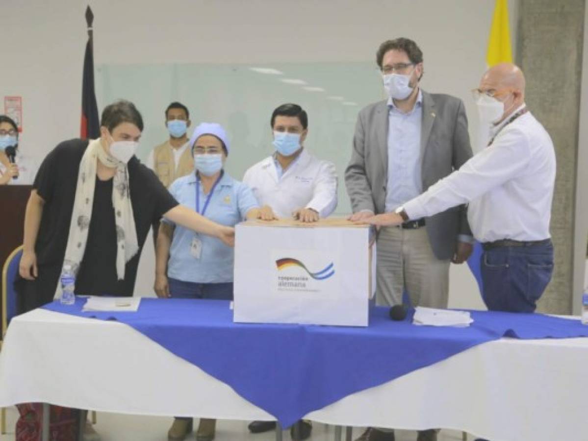 Honduras recibe 100 mil kits de pruebas PCR de Alemania