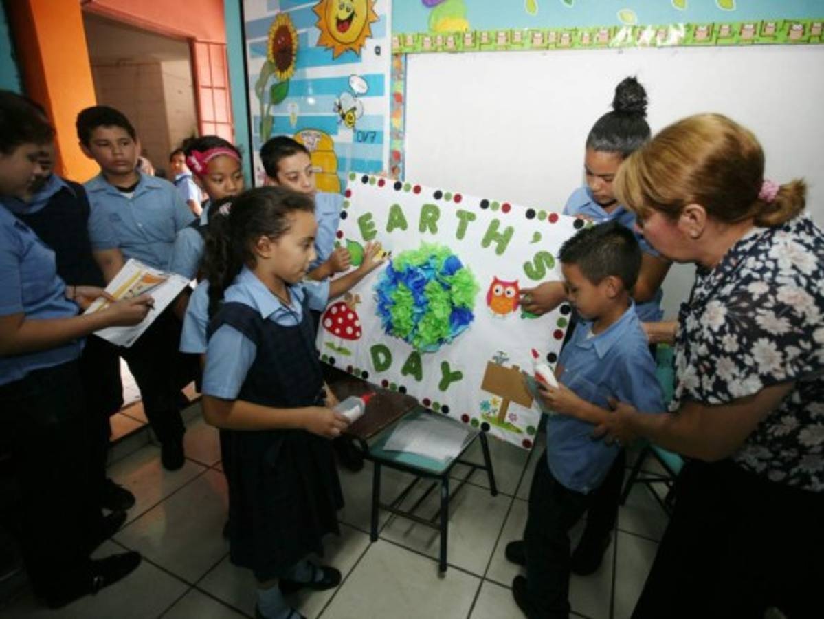 Más de 6,000 niños buscan alcanzar la medalla verde en la capital