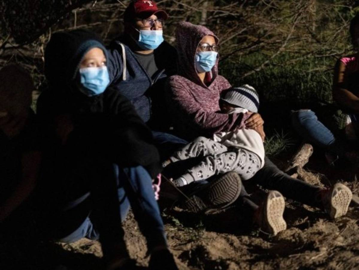 Un mes después de su llegada a EEUU, inmigrantes se topan con una dura realidad  