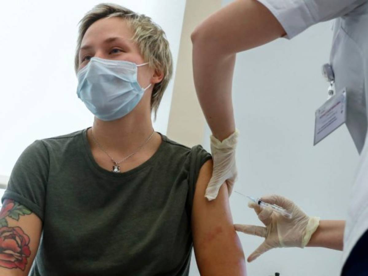 Capital rusa abre docenas de centros de vacunación contra covid-19