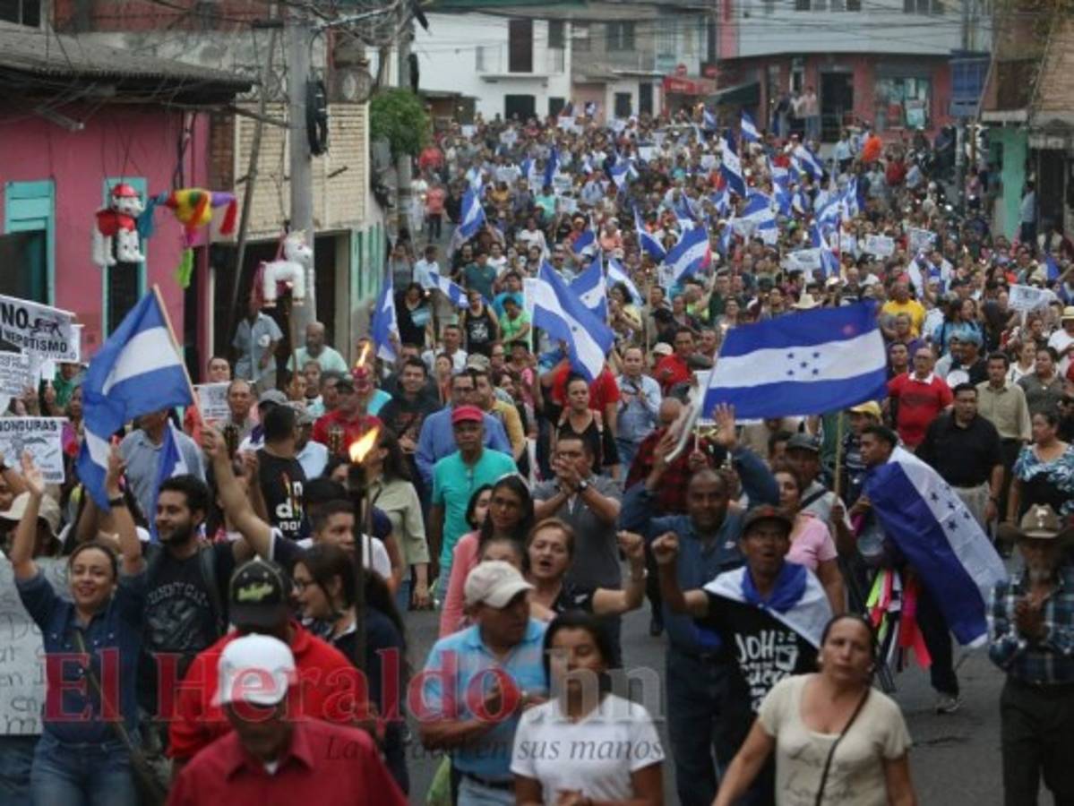 La Plataforma se mantiene en las calles previo a instalar su diálogo