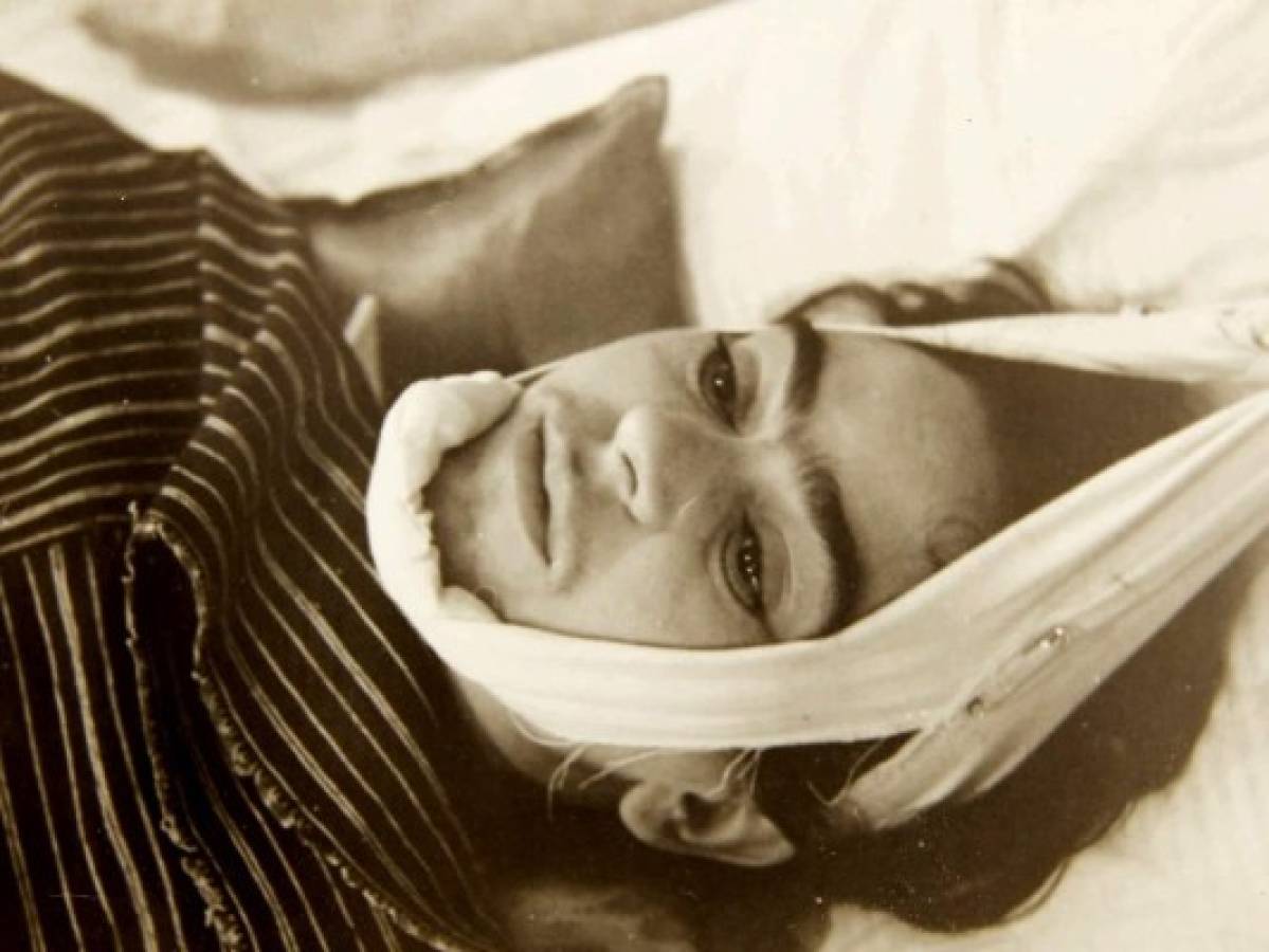 Fotos inéditas de Frida Kahlo tomadas por amante se subastan en Nueva York