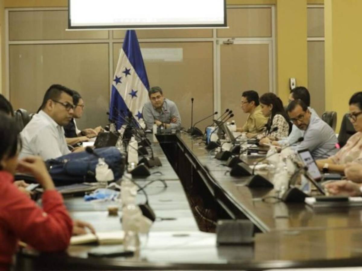 Con cuatro medidas económicas el gobierno planea salir de crisis