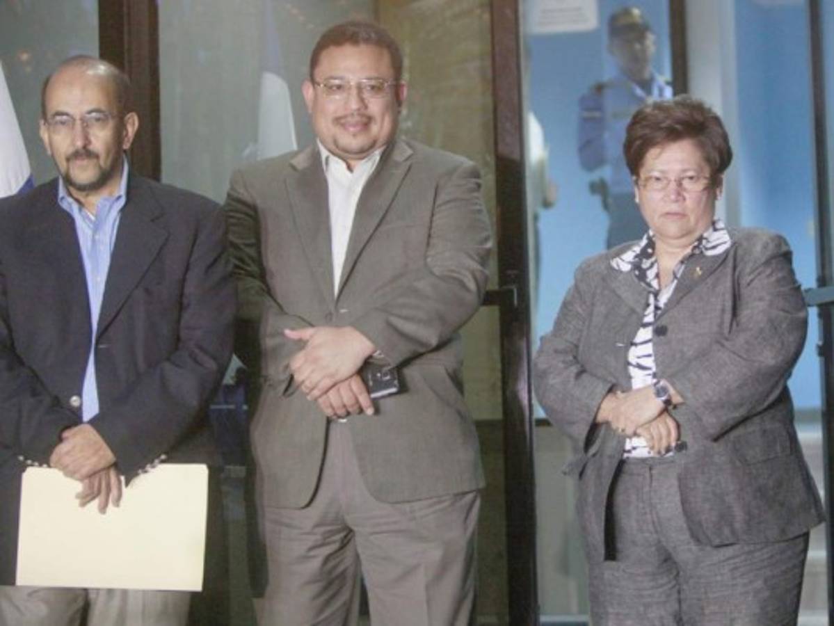 Fiscalía gestionará seguridad para depuradores de la Policía