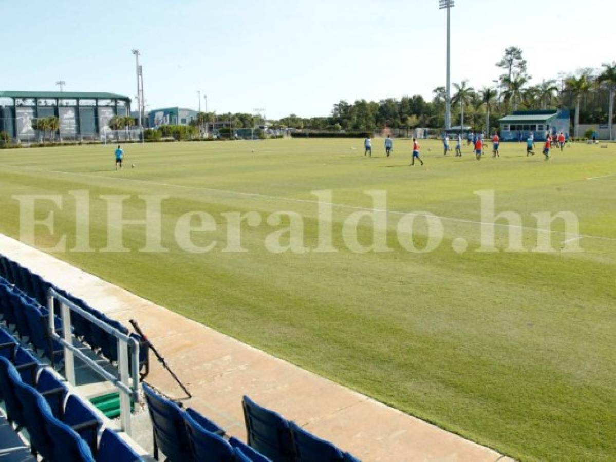 La Selección de Honduras se prepara en una mesa de billar previo al duelo ante Estados Unidos