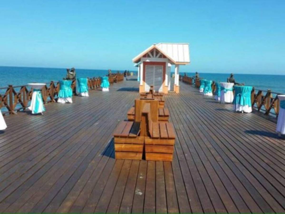 Este nuevo muelle forma parte del atractivo de La Ceiba. Foto EL HERALDO