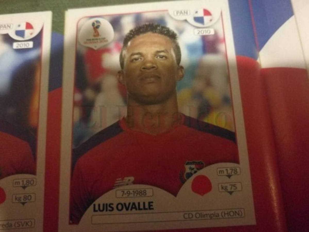 El defensa panameño sale registrado en el álbum como jugador del Olimpia de Honduras, aunque este martes, Nahun Espinoza lo echó del equipo.