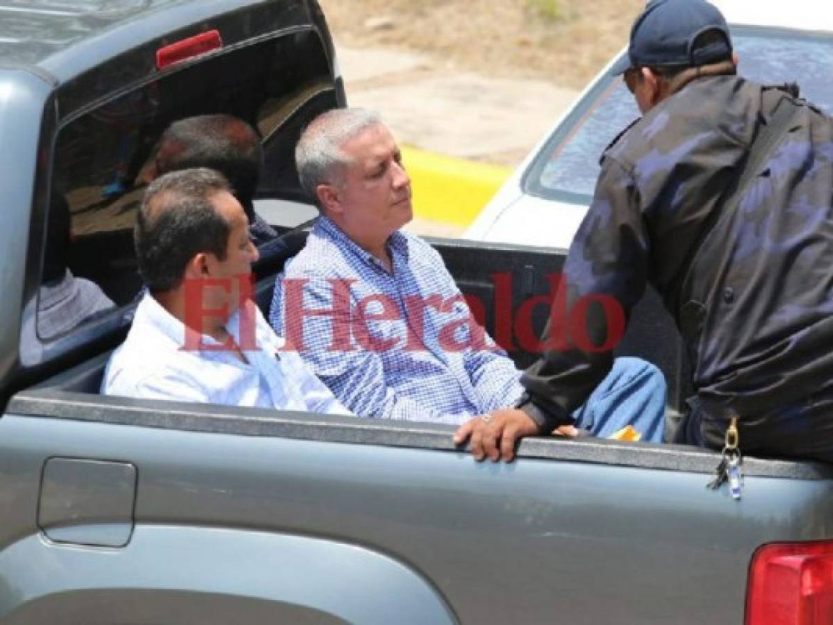 Mario Zelaya y José Ramón Bertetty llegaron a los Tribunales a bordo de una paila