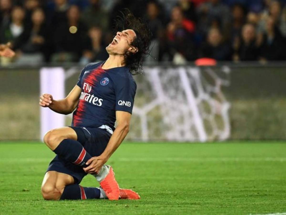 Cavani ante el reto de brillar con luz propia entre Neymar y Mbappé