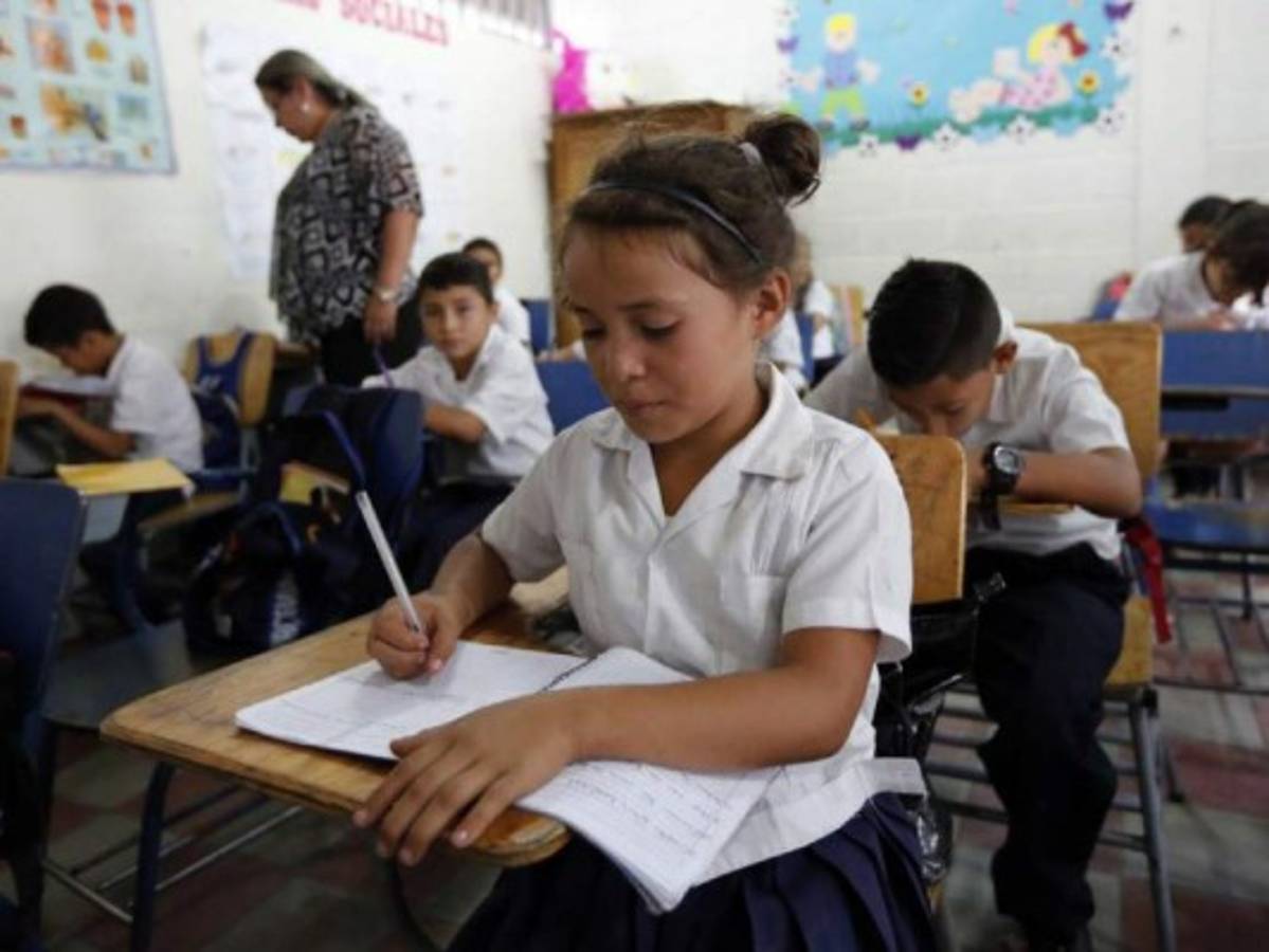 Se reanudan las clases a nivel nacional; continúa suspensión en centros que sirven de albergues por lluvias