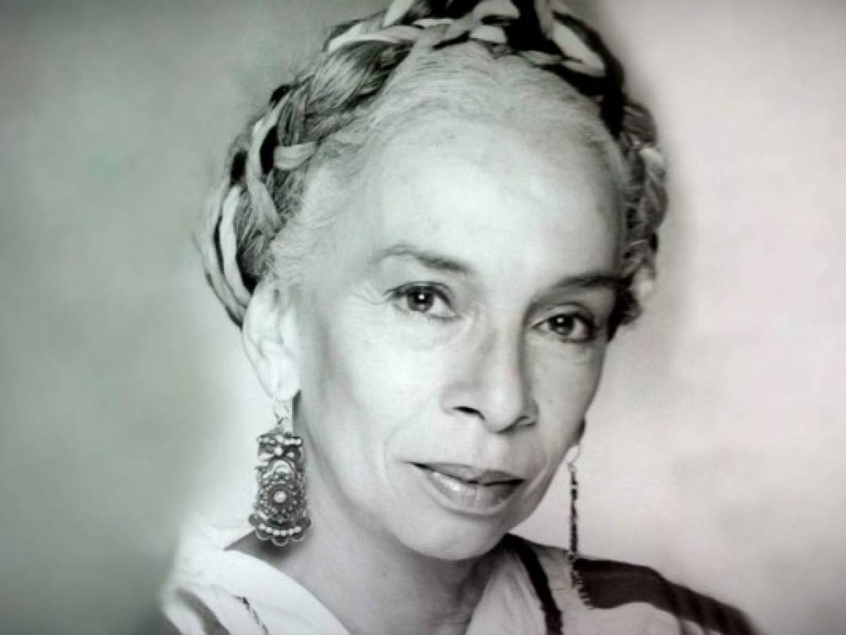 Murió la primer actriz mexicana Josefina Echánove  