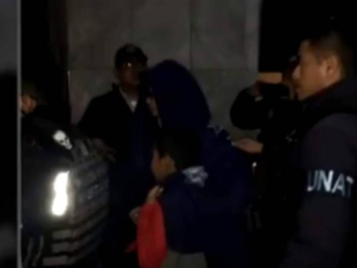 Rescatan a 66 migrantes hondureños que habían sido escondidos por traficantes en un hotel de Iztapalapa, México
