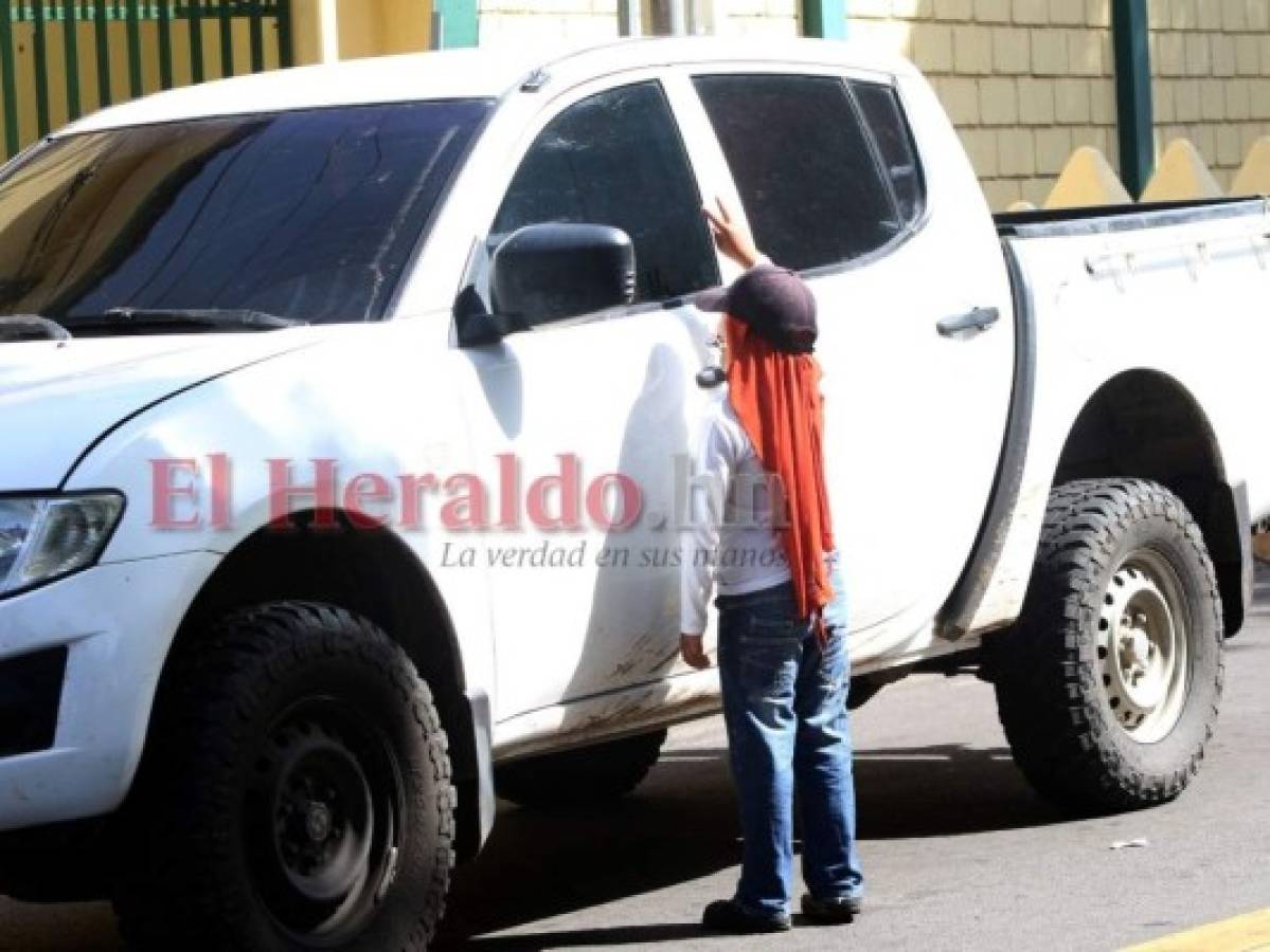 'Me duelen los pies, estoy en el sol y me quemo”: el lamento de un pequeño que trabaja en la pandemia