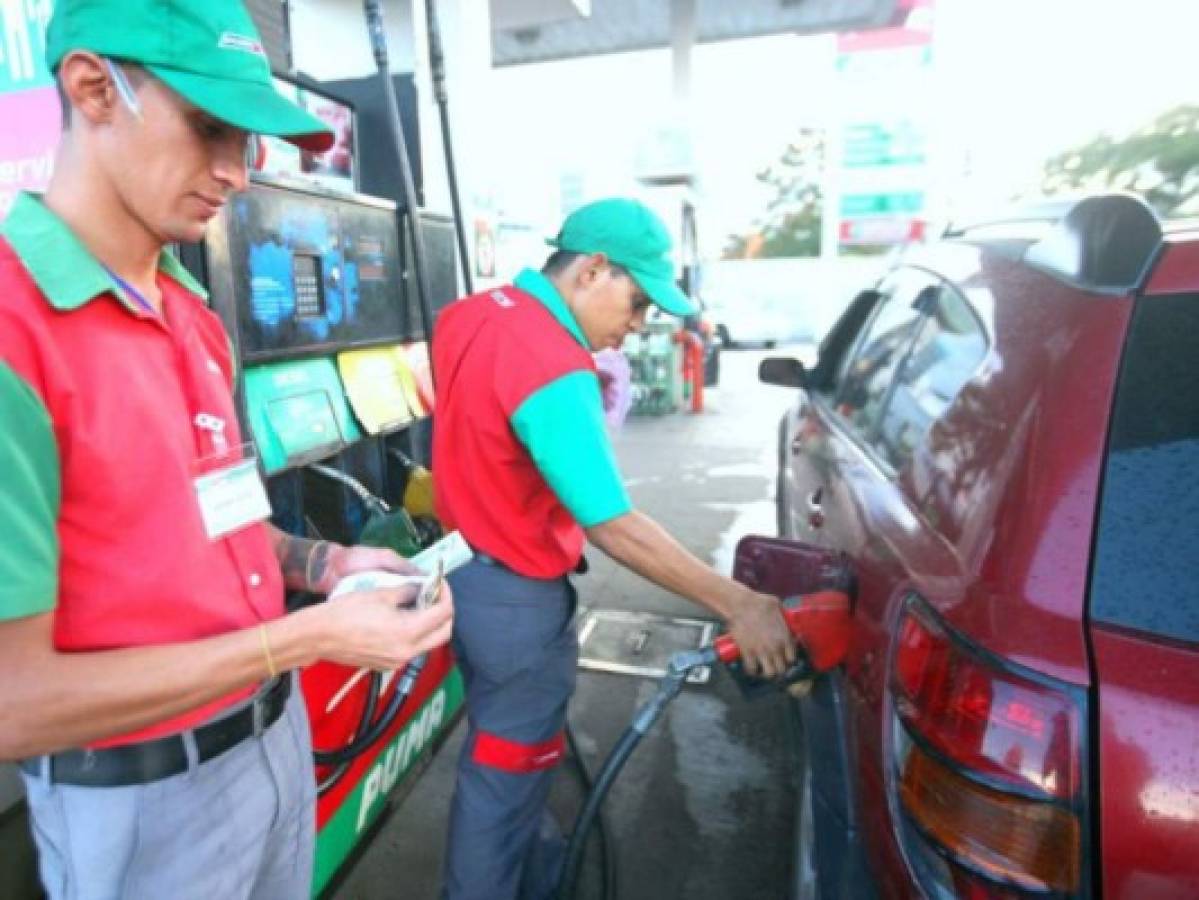 Aumentos a combustibles continuarán en Honduras, advierte la SDE