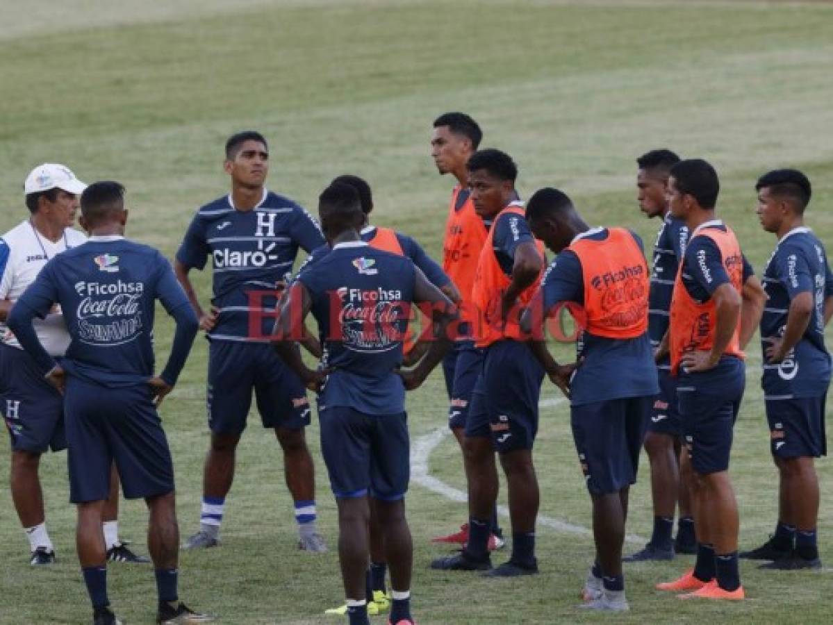 Selección de Honduras a su última charla técnica antes de enfrentar a México