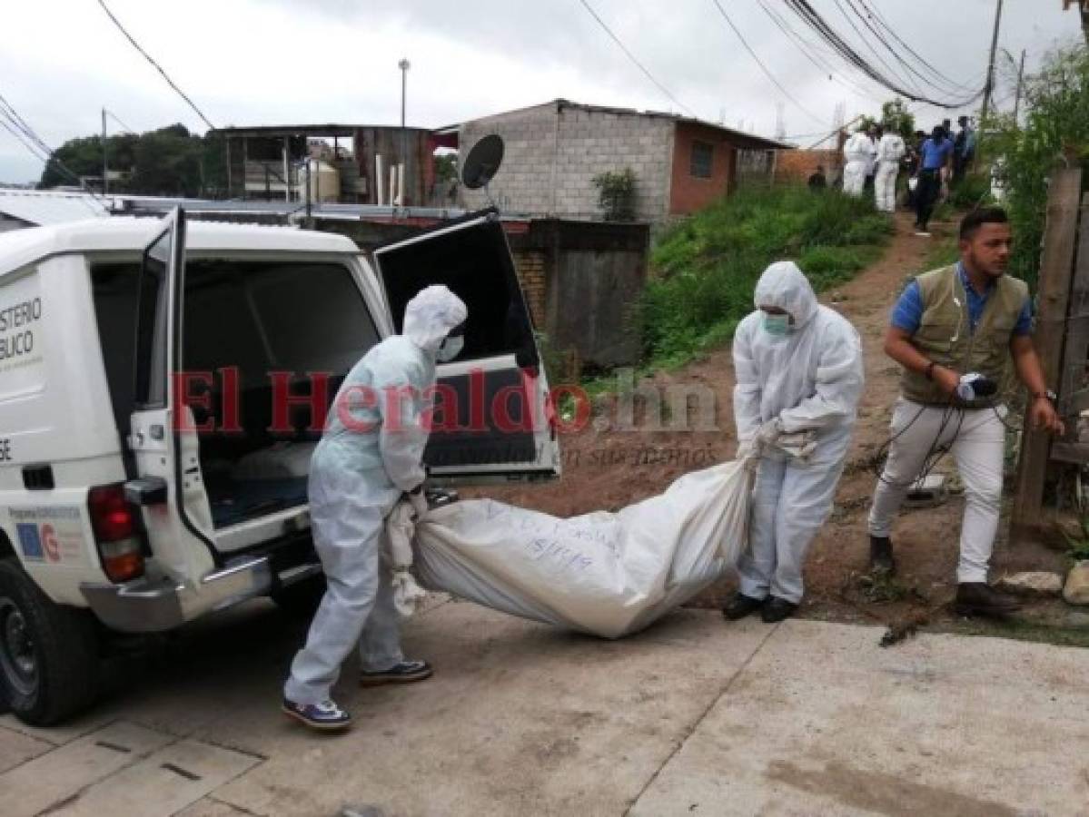 El cuerpo fue trasladado a la morgue capitalina. Foto: Estalin Irías.