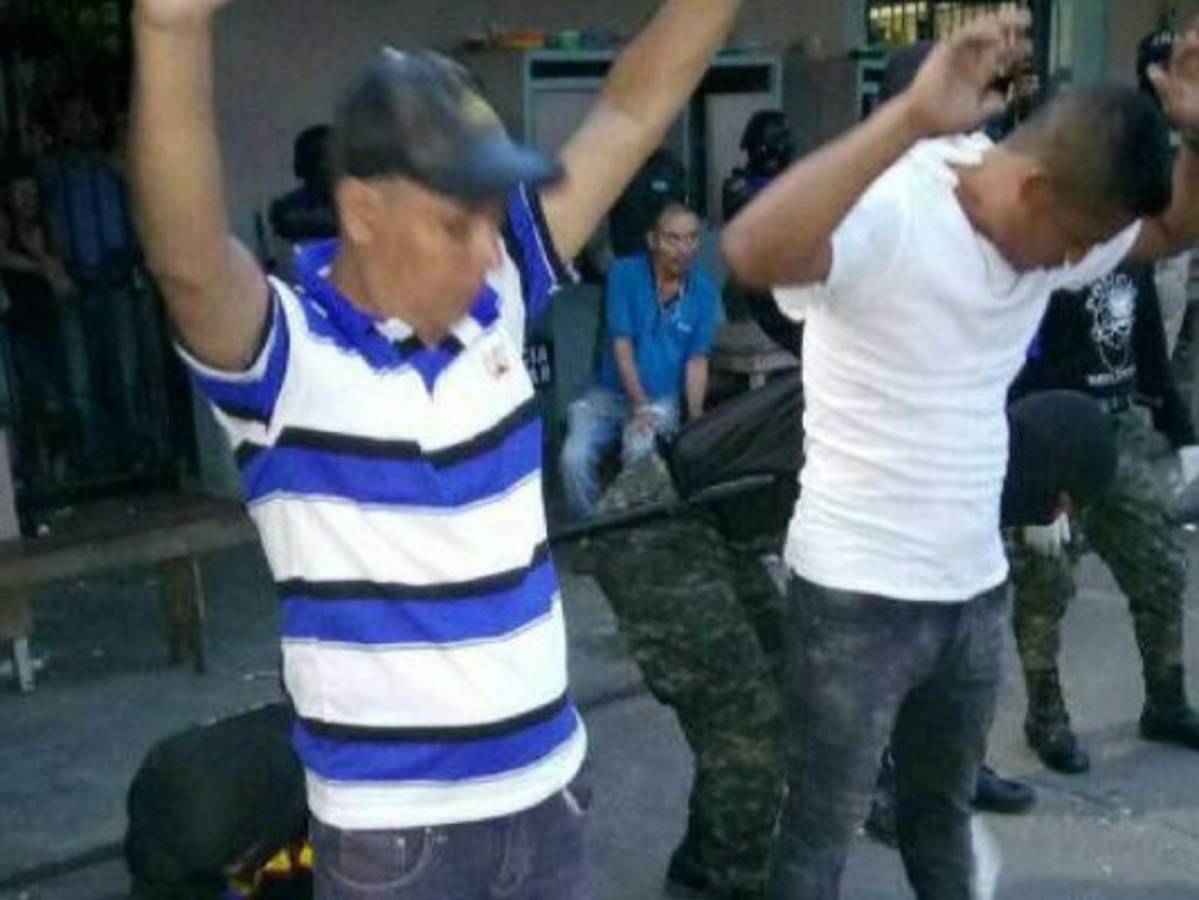 Trasladan 320 reos del centro penal de Santa Bárbara a días de su cierre