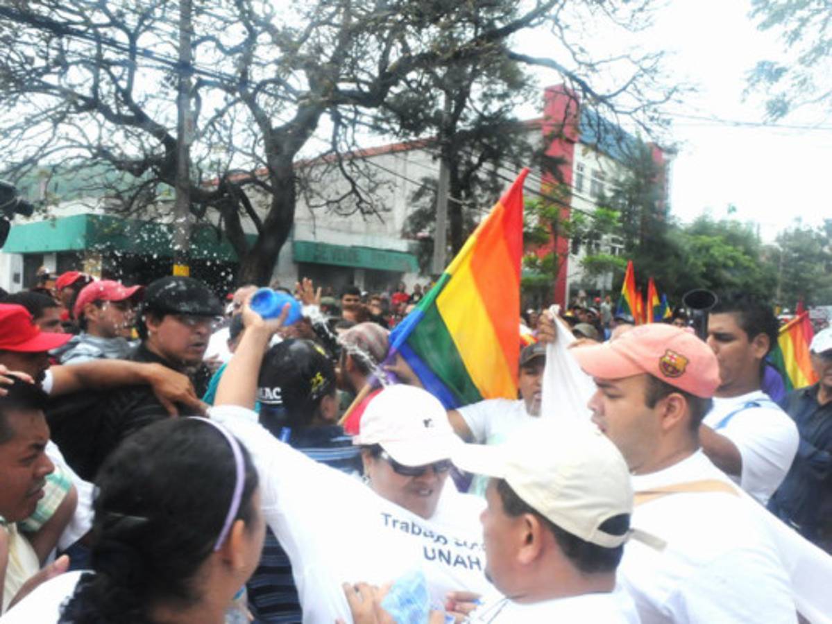 Zelayistas manipularon marcha de trabajadores