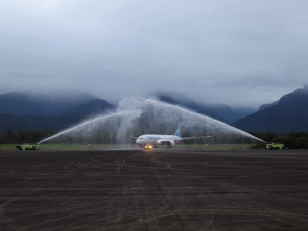 Llega el primer vuelo de Air Europa al aeropuerto de La Ceiba