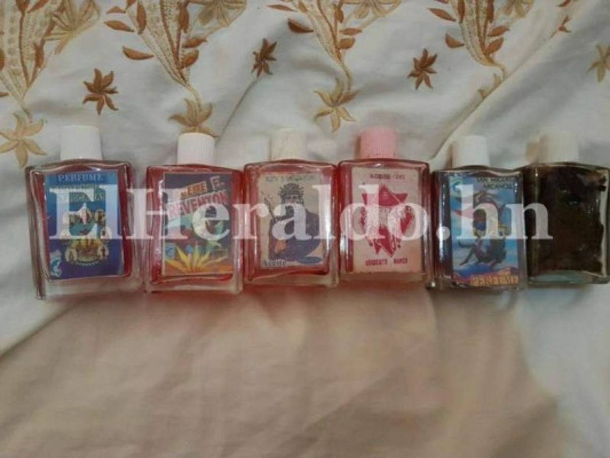 Parte de las pociones 'mágicas' encontradas en el hotel asegurado.