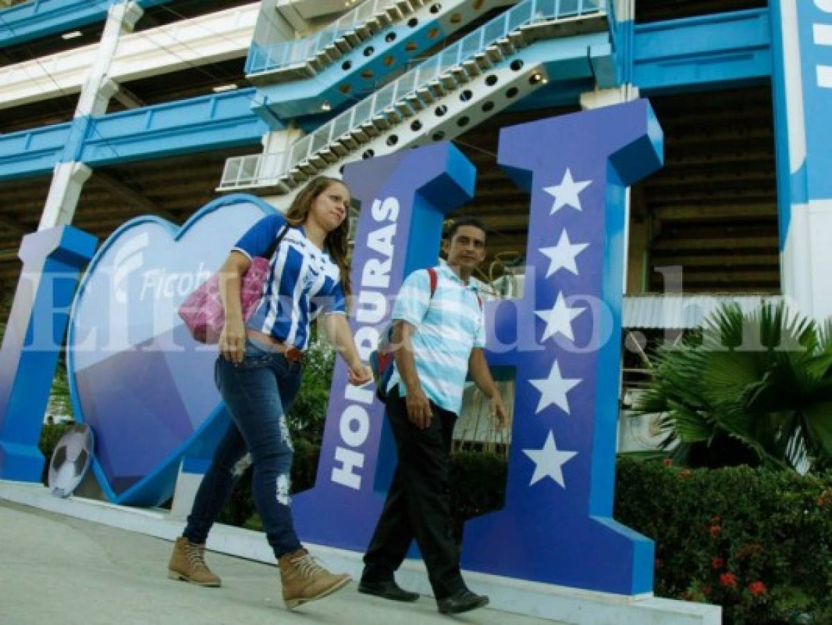 El fervor por la Selección de Honduras se siente desde temprano en el Olímpico