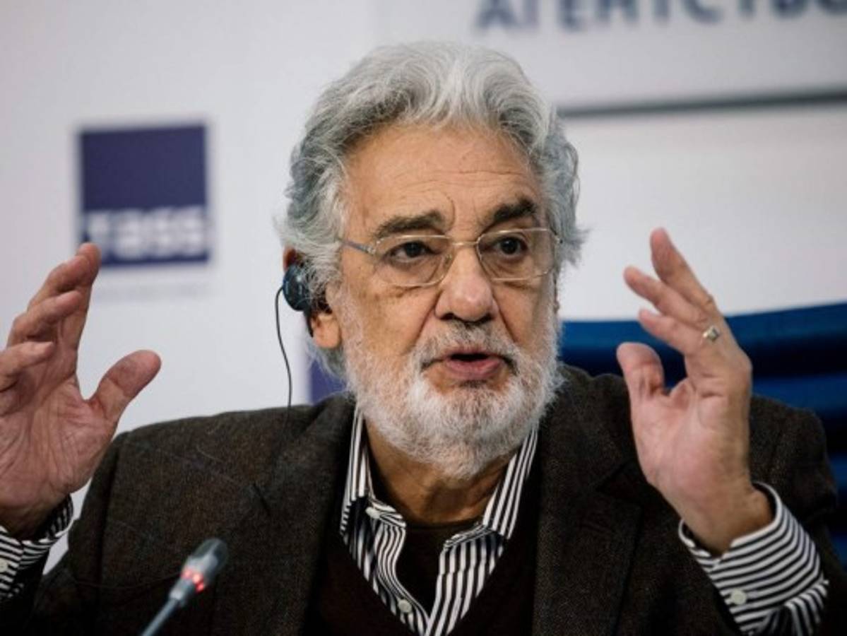 Plácido Domingo dice sentirse 'bien” tras ser hospitalizado por coronavirus