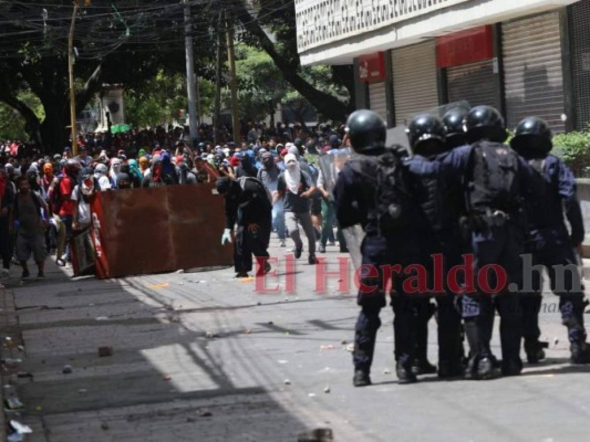 Caos en el centro de Tegucigalpa durante marcha de la Plataforma