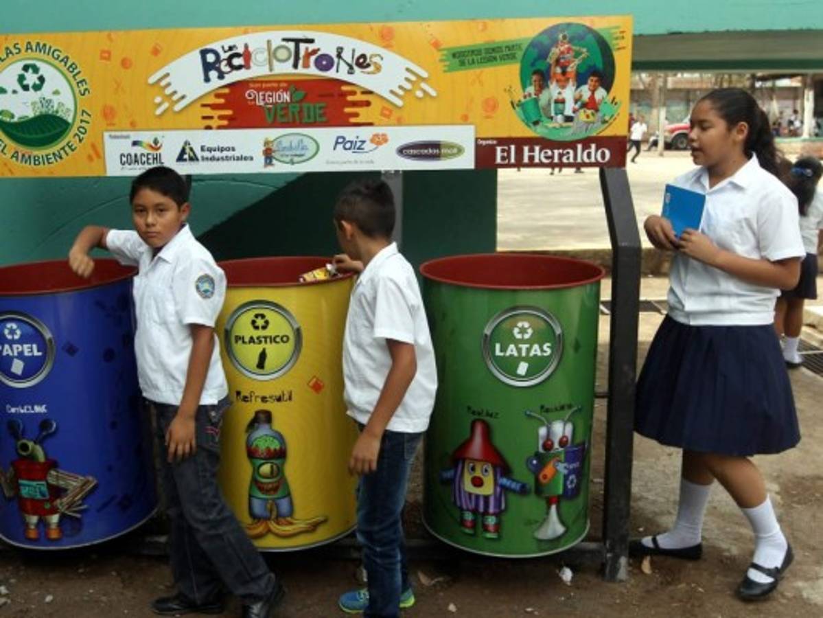Aprender sobre el abono orgánico encantó a los escolares