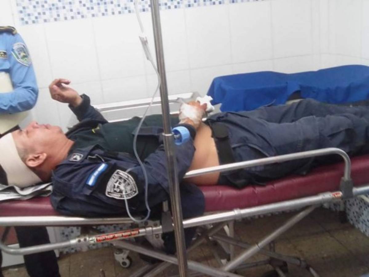 Accidente de patrulla deja un policía muerto y tres heridos en Yojoa